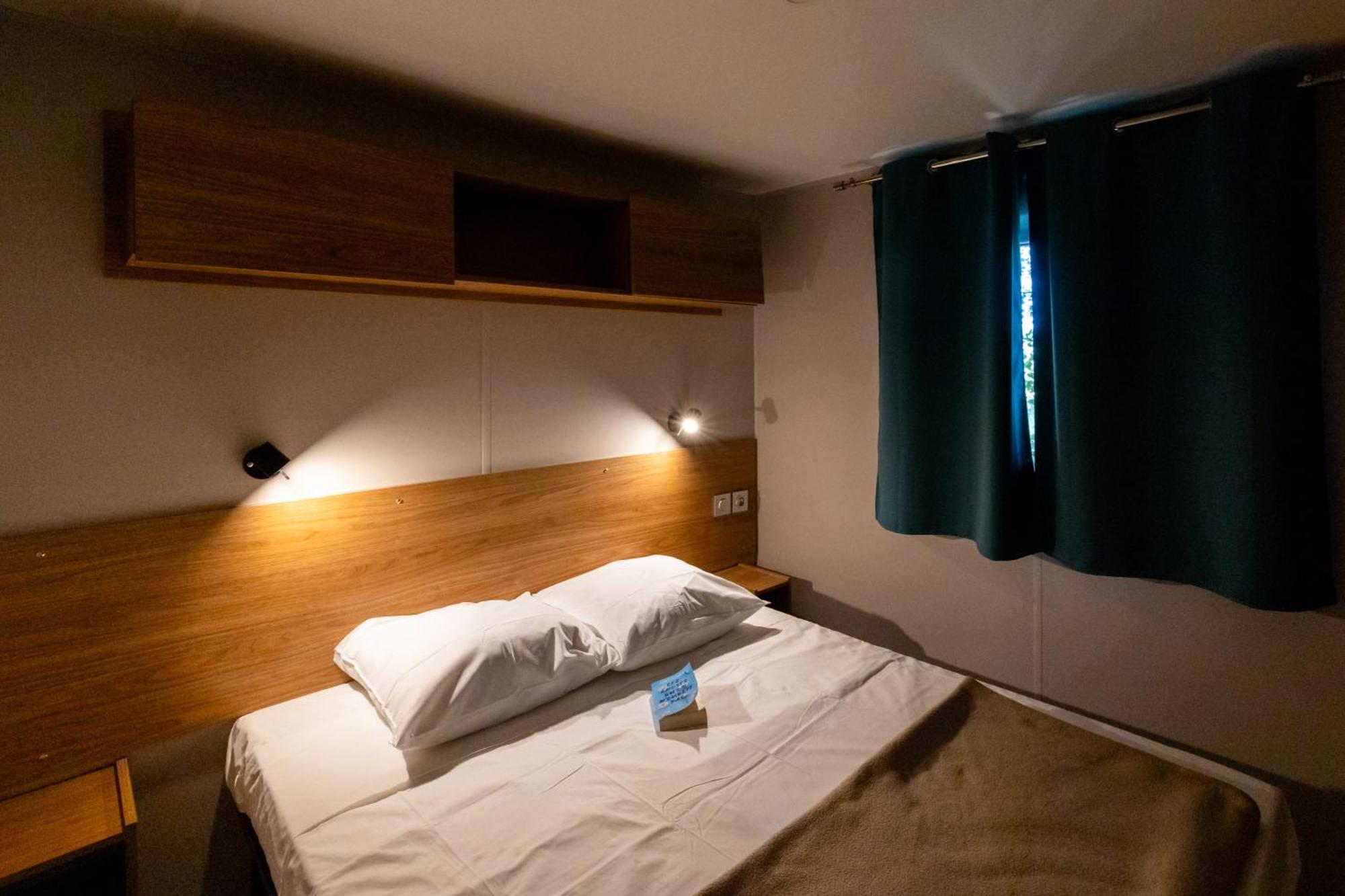 Hotel L'Oasis des Dombes Ambérieux-en-Dombes Zimmer foto